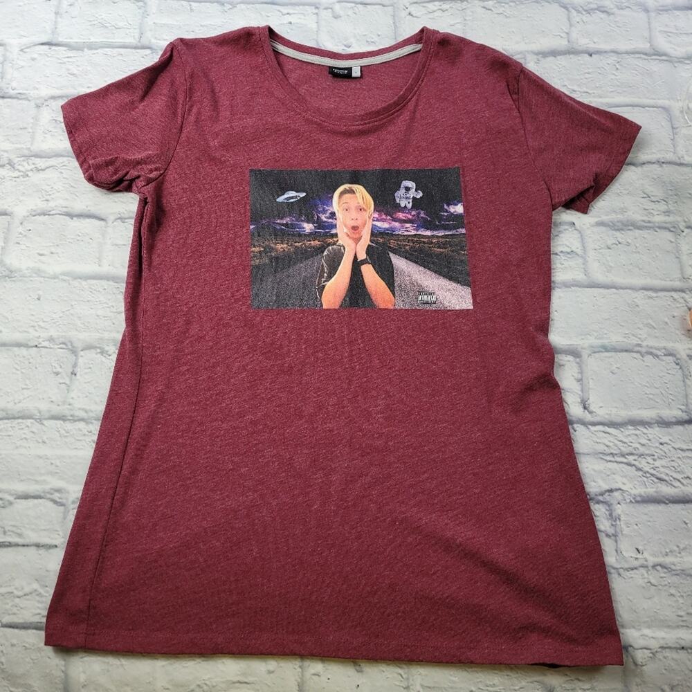 Outstanding Graphic Pop Culture Reference Tee size Large